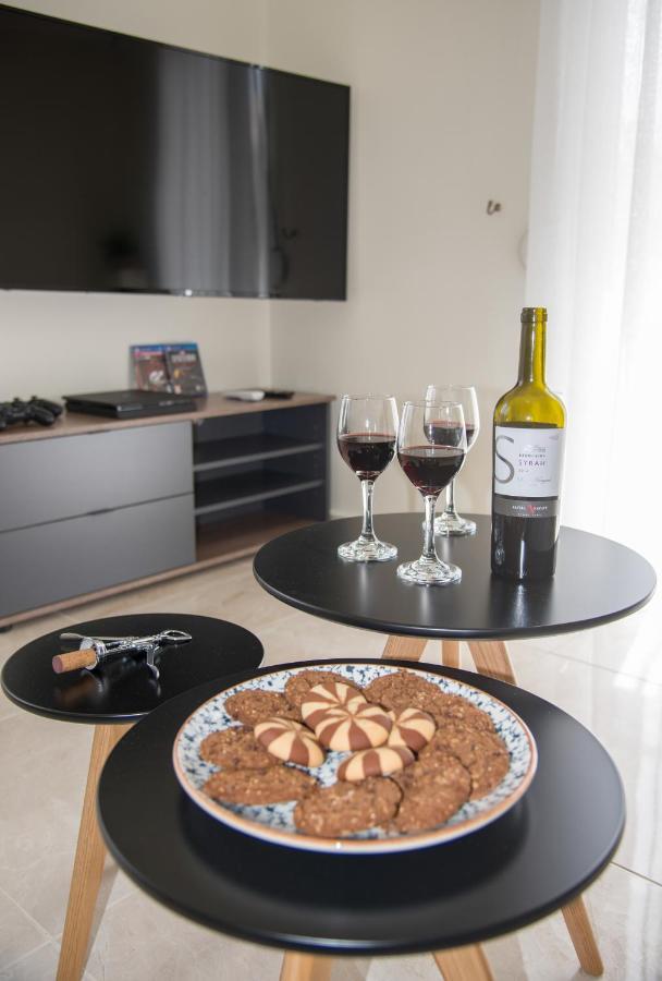 Center Manolia Dream 3 Bedroom Apartment 100M Away From The Beach Chania  Eksteriør billede